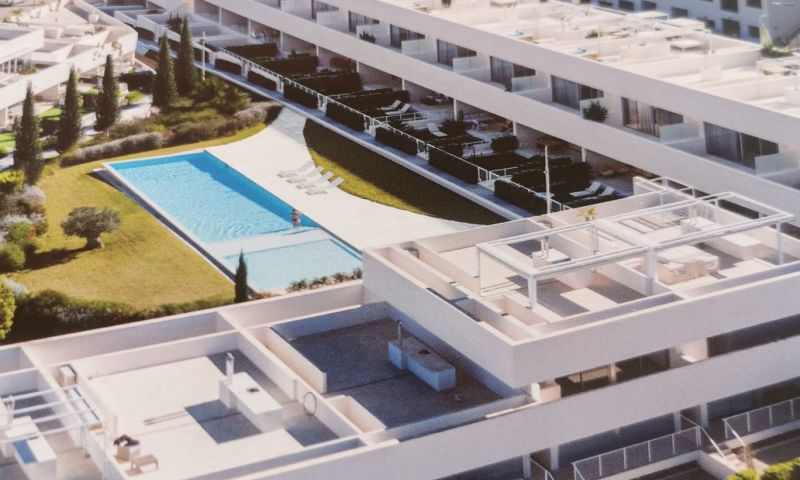 Apartamento de lujo, planta baja o planta alta con solárium, jardín, terraza, garaje, trastero, piscina con vistas a salinas cerca del mar.